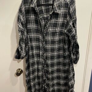 Torrid Black and White Plaid Button Down Shirt